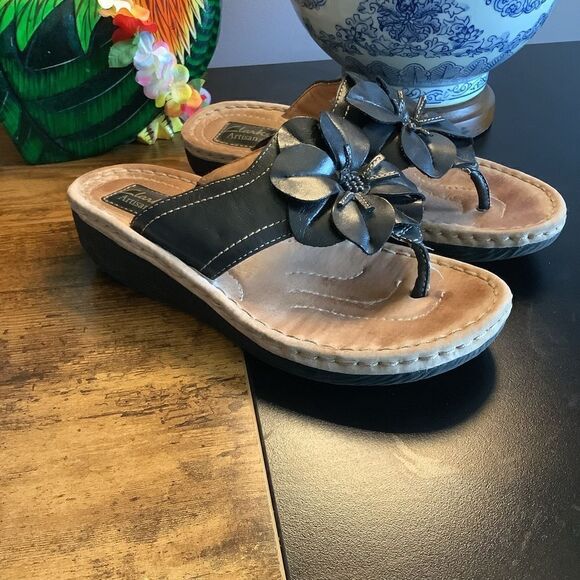 Clarks Artisan Leather Sandals - Picture 1 of 6